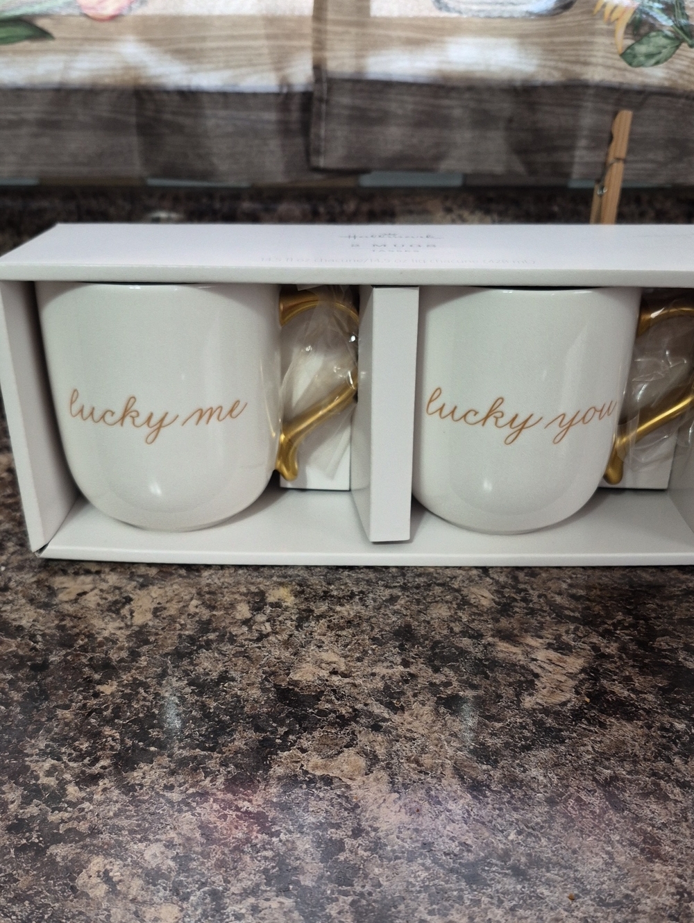 Hallmark White and Gold 'Lucky Me' & 'Lucky You' Mug Pair